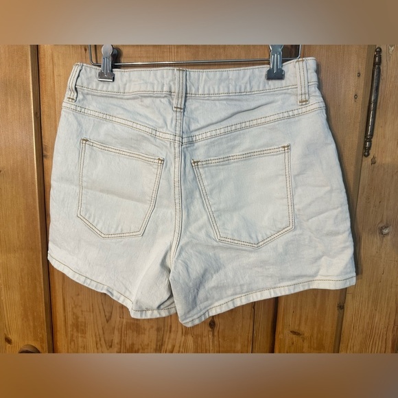 Universal Thread Vintage Midi Denim Shirts Cream w/Tan Thread Accents Size 2 - Picture 7 of 12